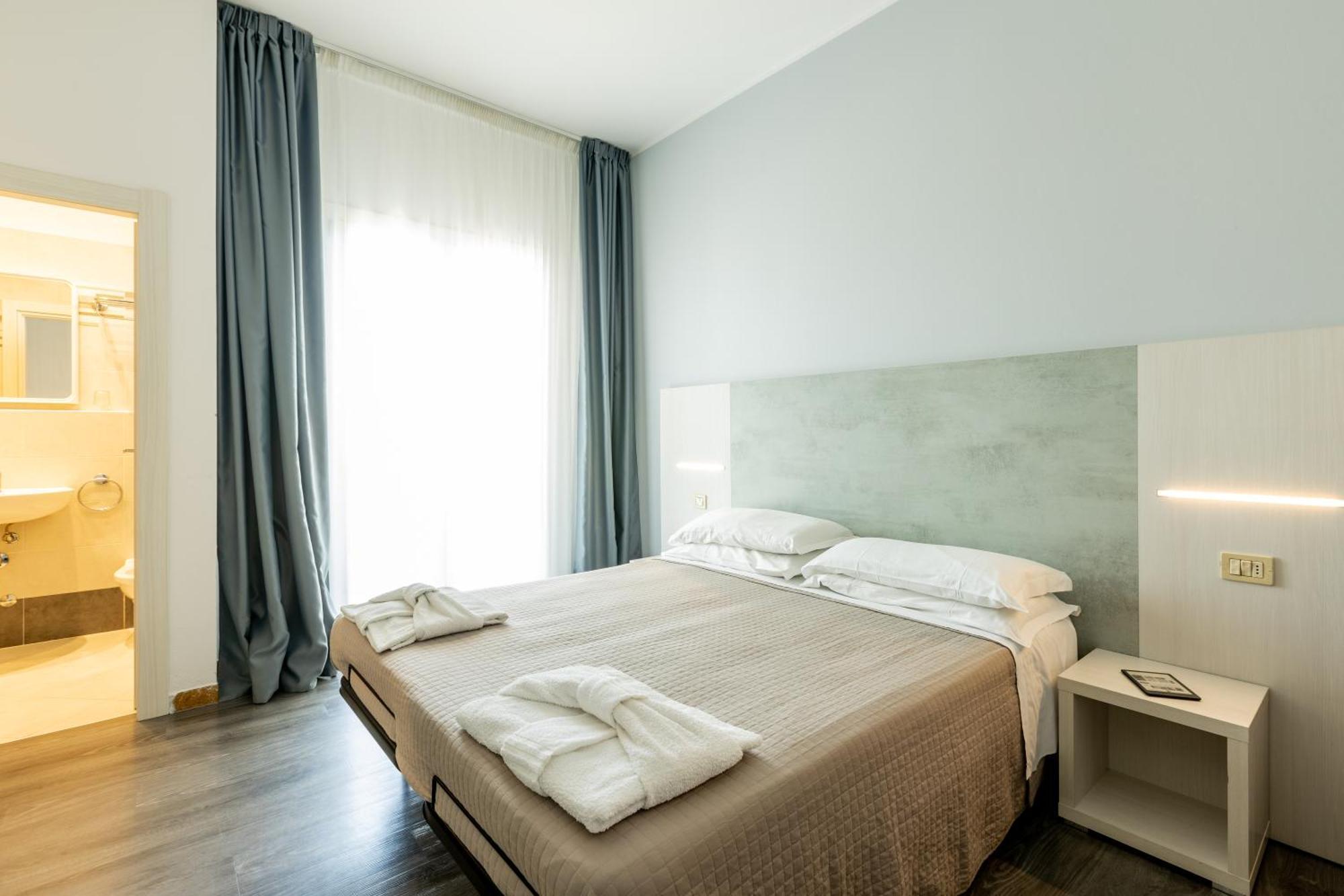 Hotel Kim Rimini Exteriör bild