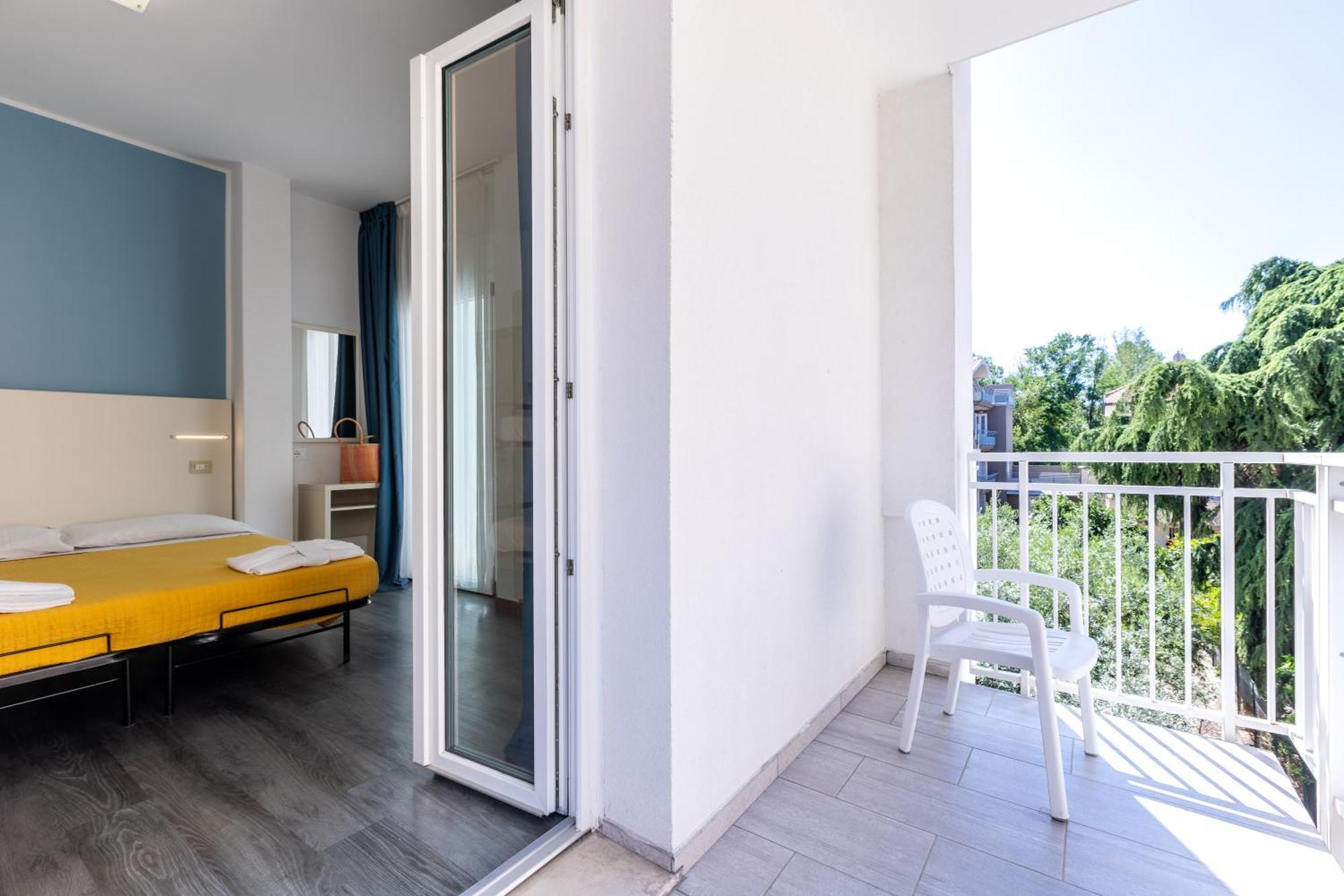Hotel Kim Rimini Exteriör bild