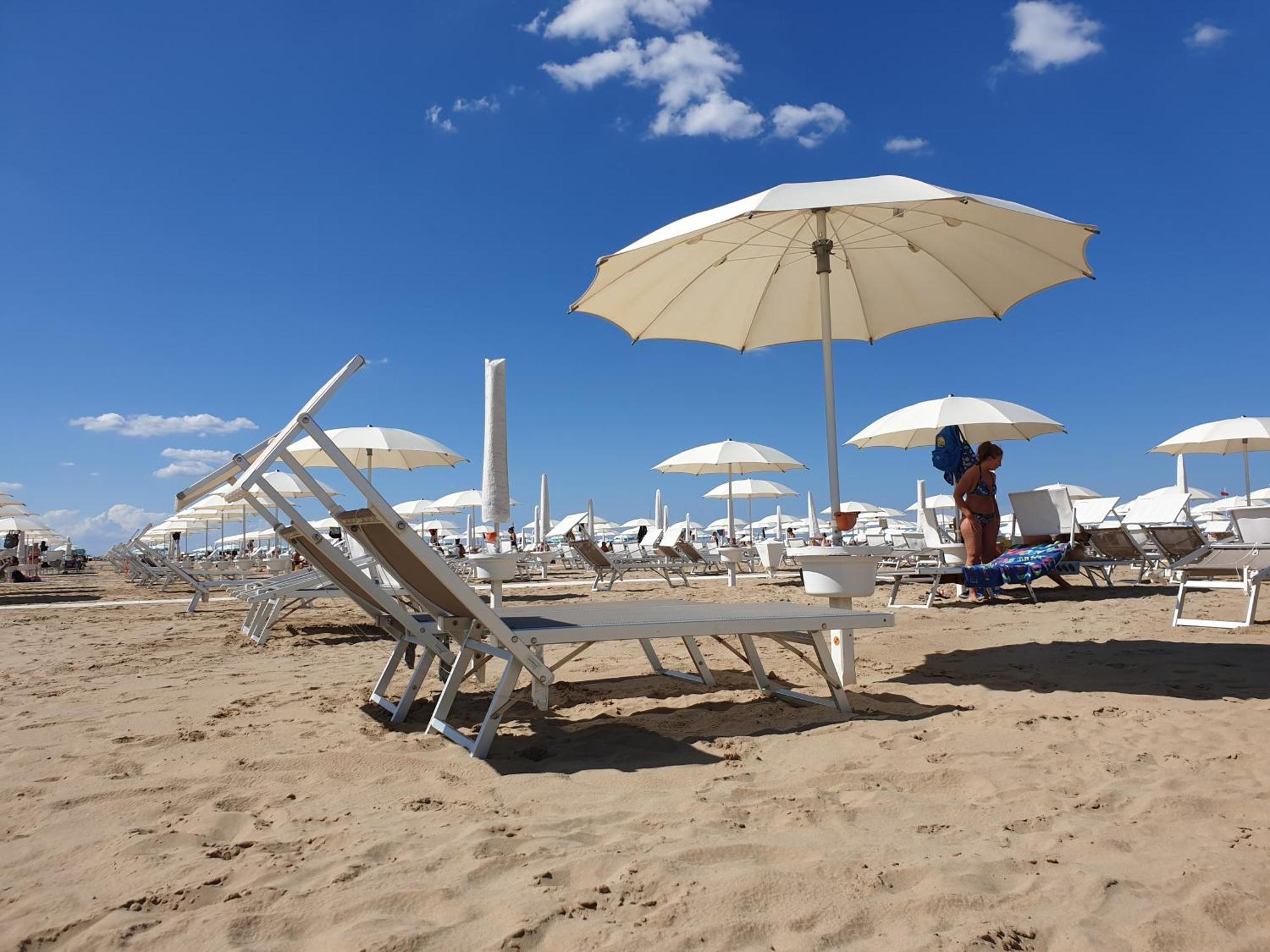 Hotel Kim Rimini Exteriör bild