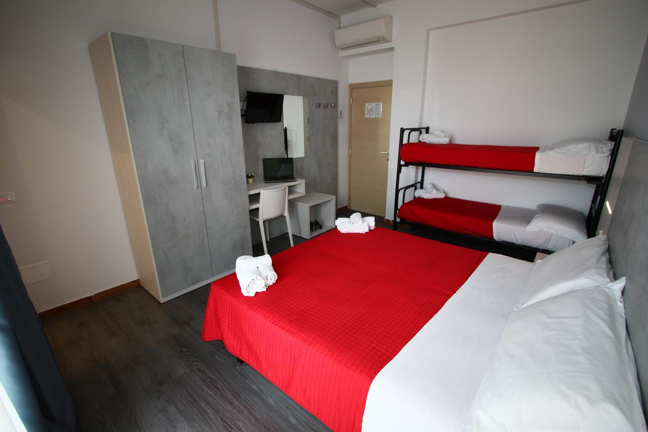 Hotel Kim Rimini Exteriör bild
