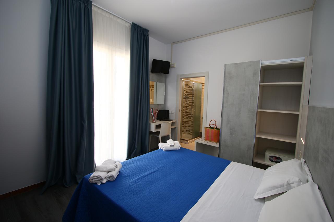 Hotel Kim Rimini Exteriör bild