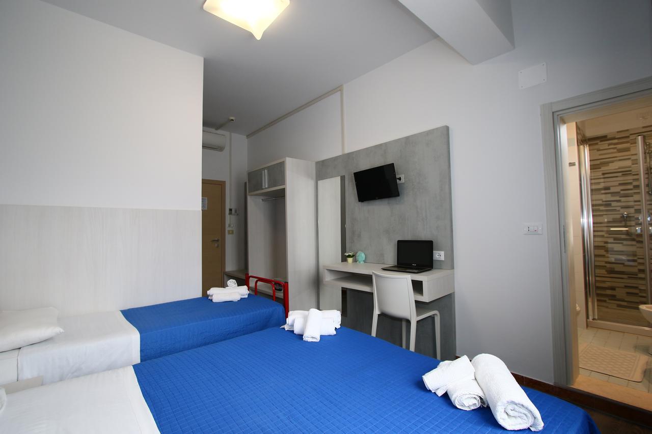 Hotel Kim Rimini Exteriör bild