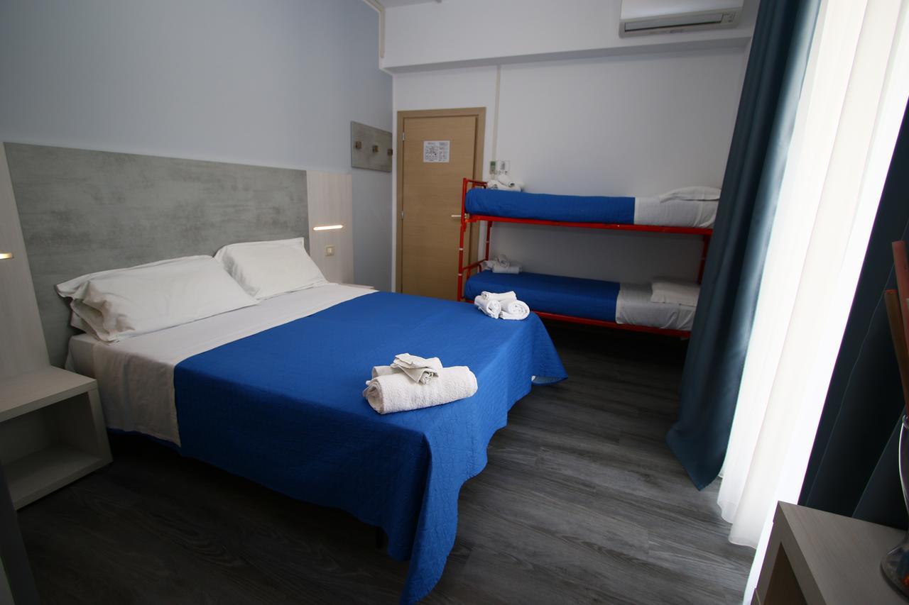 Hotel Kim Rimini Exteriör bild
