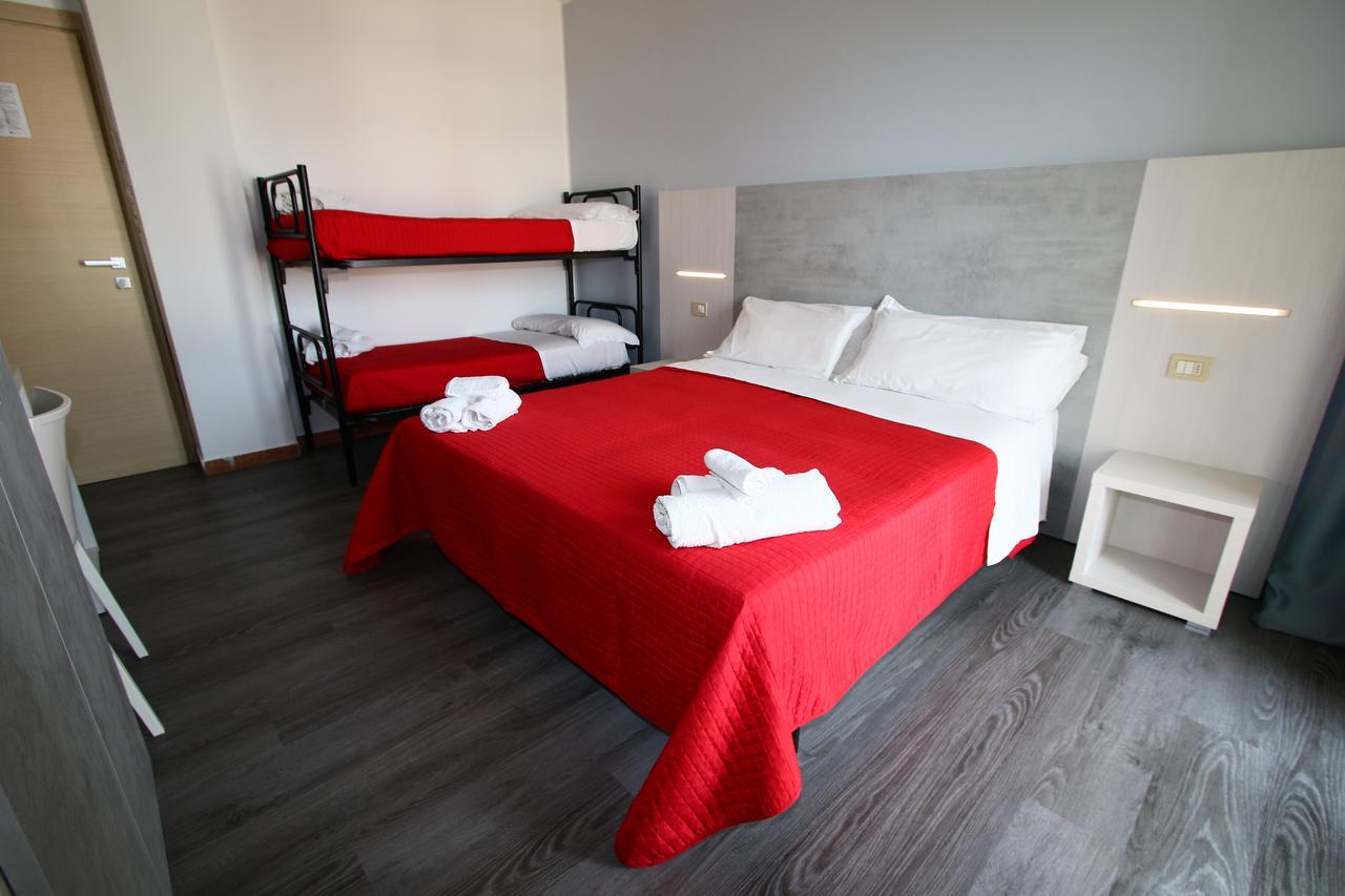 Hotel Kim Rimini Exteriör bild
