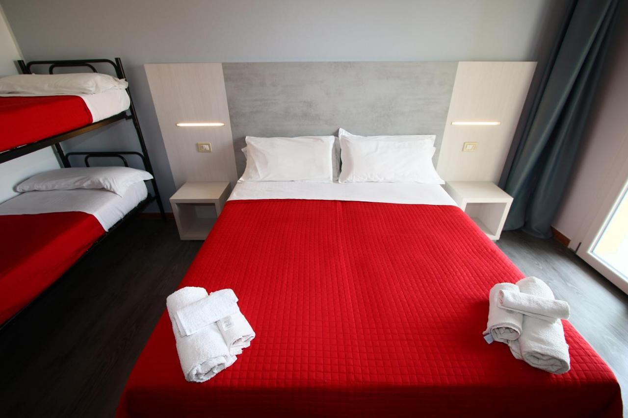 Hotel Kim Rimini Exteriör bild