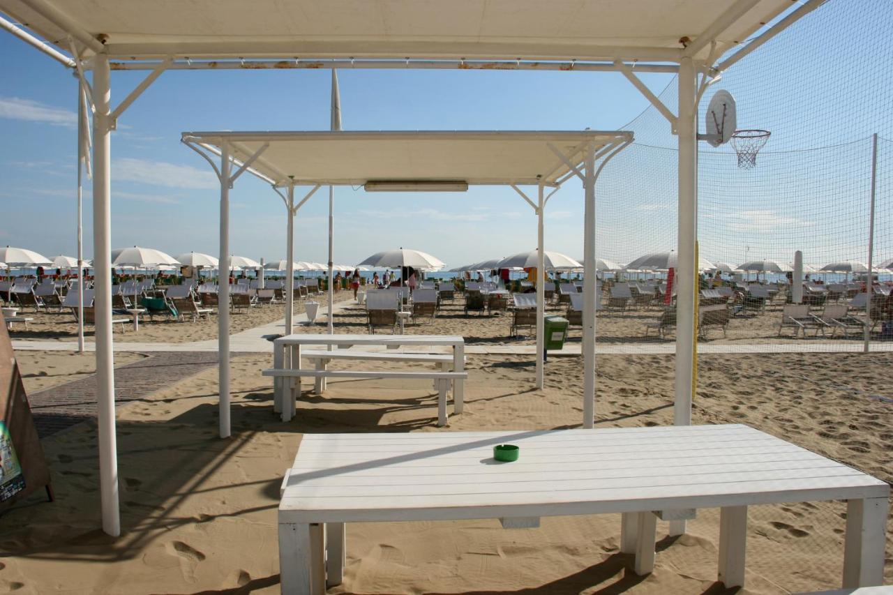 Hotel Kim Rimini Exteriör bild